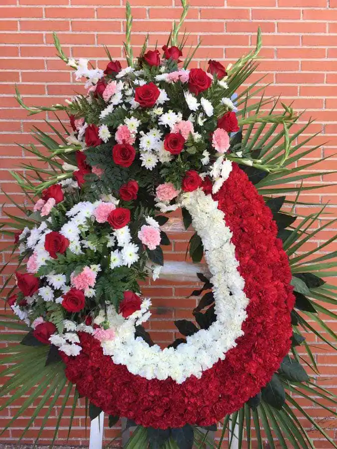 corona funeraria blanca y roja