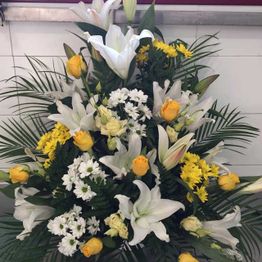 ramo funerario amarillo y blanco